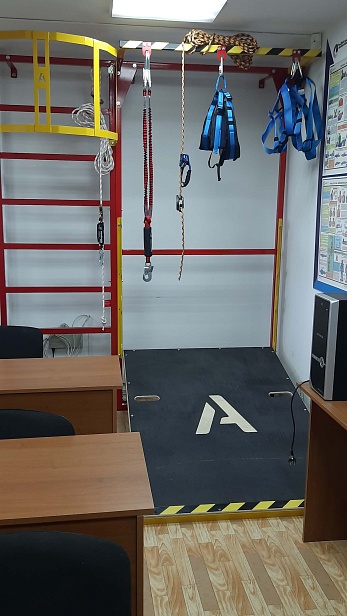 г. Пермь. Центр Горно-Нефтяного Обучения  в учебном классе установлены модули полигона "АЛЬПИНИСТ" г. Пермь. Центр Горно-Нефтяного Обучения  в учебном классе установлены модули полигона "АЛЬПИНИСТ"