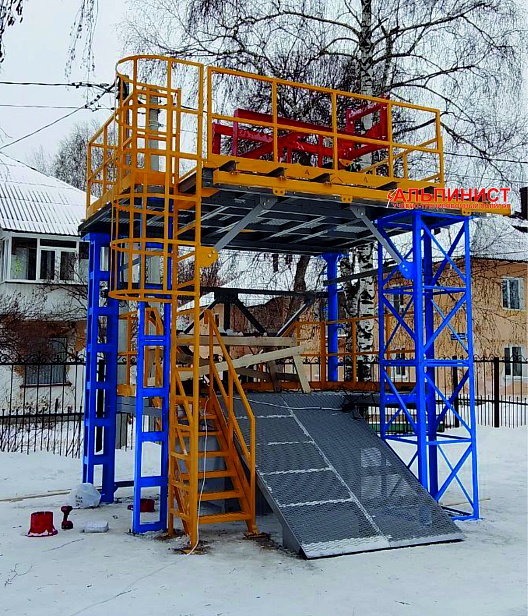 г. Салават. ООО «Газпром Нефтехим Салават» улучшил условия обучения и повысил квалификацию сотрудников благодаря приобретению учебно-тренировочного полигона «Альпинист-03-02»